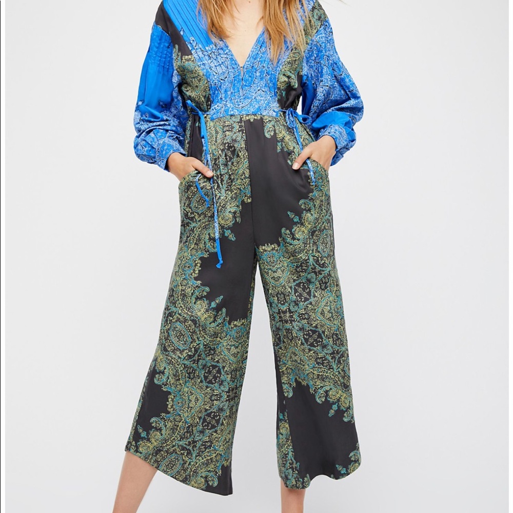 Free people blooming field
